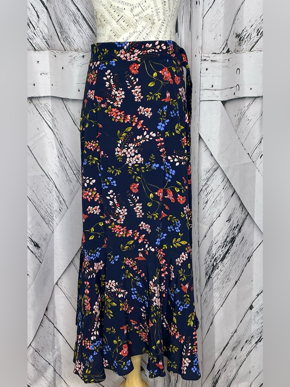 Banana Republic Maxi Floral Wrap Skirt 4 - Picture 2 of 9